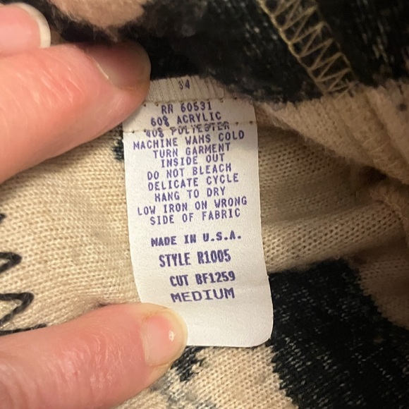 Bison Print Button-down Collared Barn Jacket in Tan/Black - Picture 2 of 4